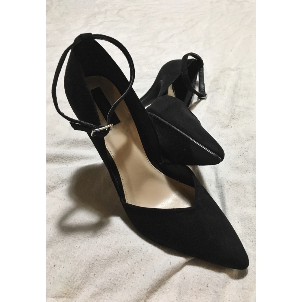 Pointed High heels